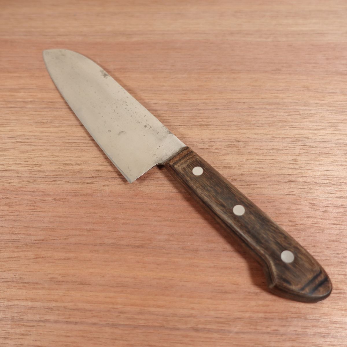 Seki Magoroku Santoku Knife, Sharpened, Carbon Steel, All-Purpose Knife, Double Bevel, 170mm