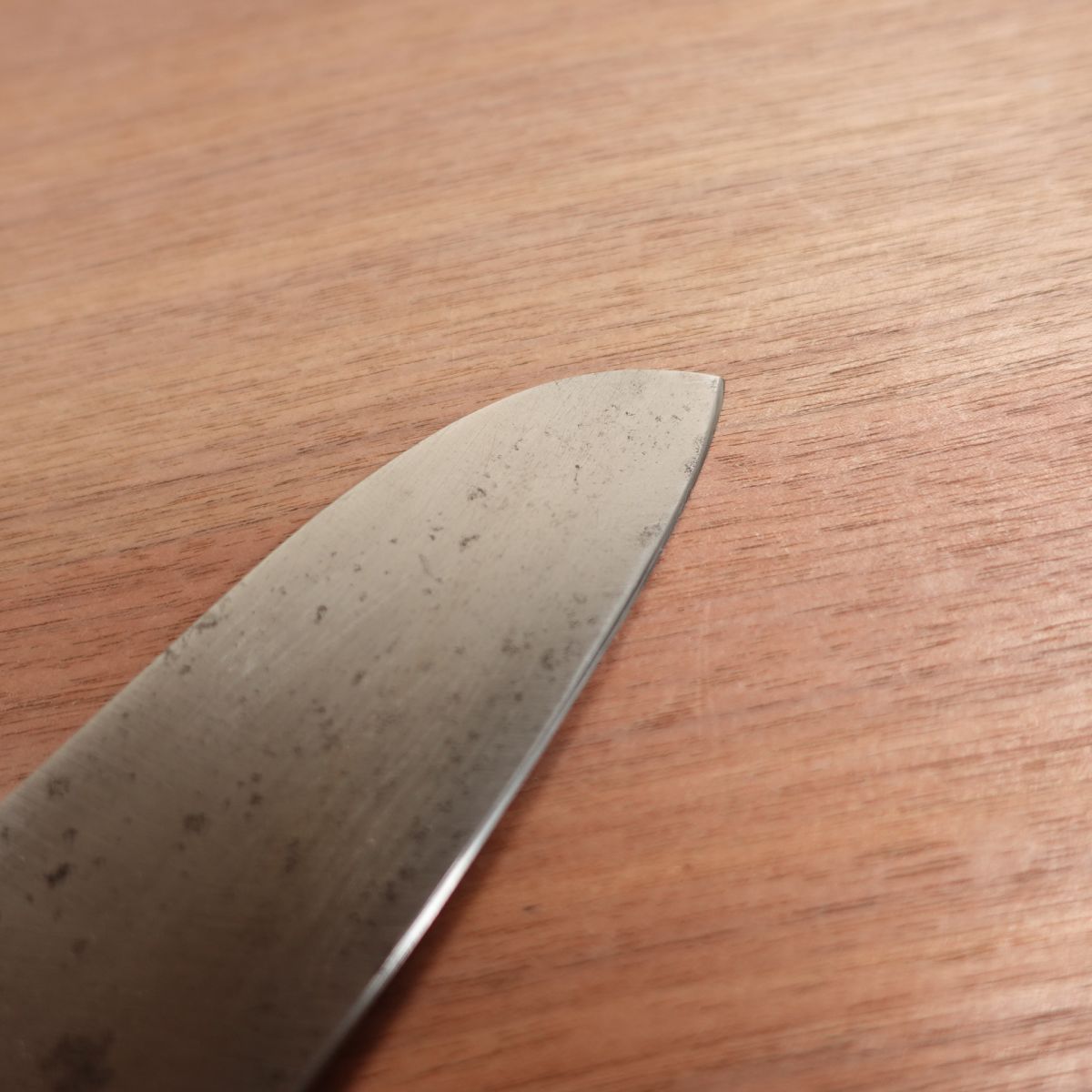 Seki Magoroku Santoku Knife, Sharpened, Carbon Steel, All-Purpose Knife, Double Bevel, 170mm