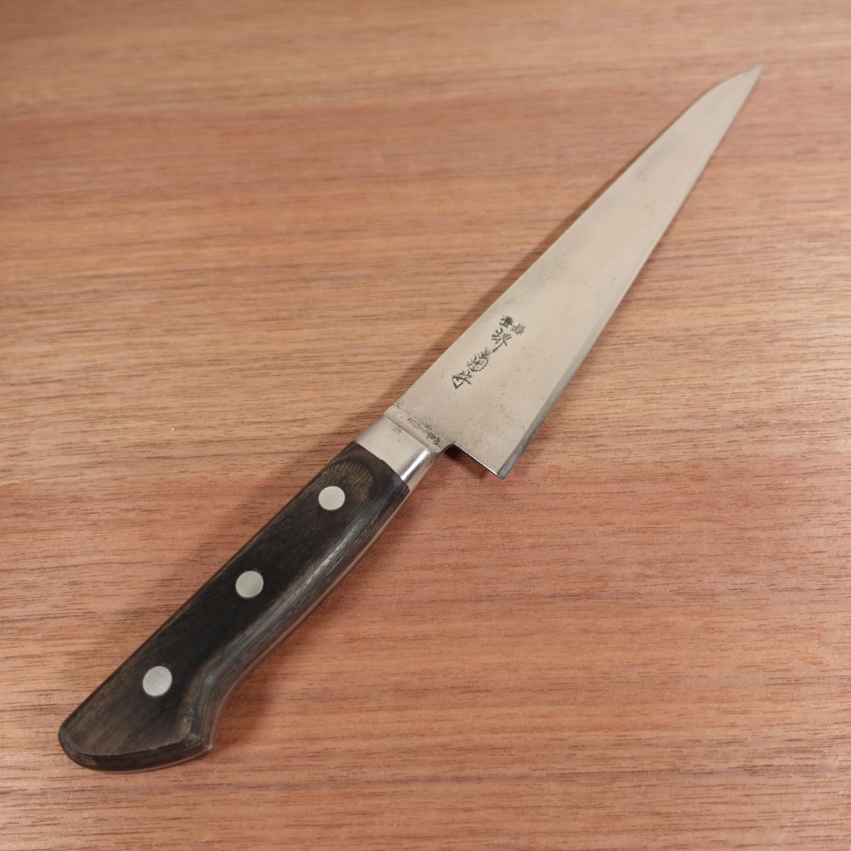 Sakai Kikumori Gyuto, Sharpened, Japanese Steel, Straight Edge, Nearly Single Bevel, 7:3, Honesuki Use Possible, Carbon Steel, Double Bevel, 200mm
