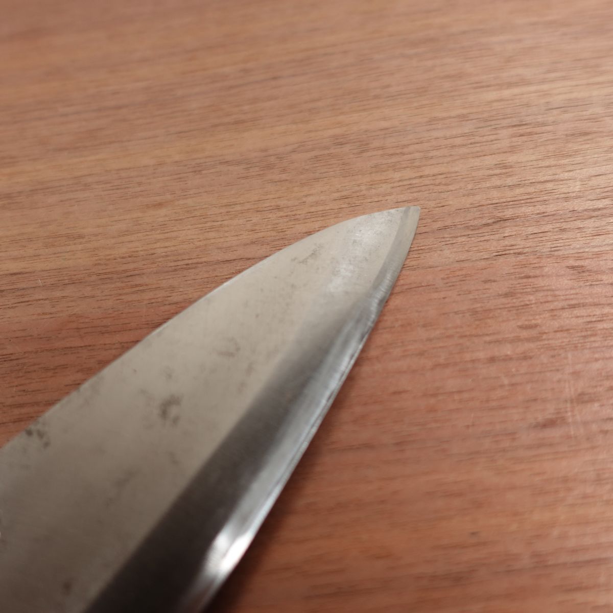 Sakai Toji Deba Knife, Sharpened, Water Buffalo Handle, Tsuji Isao Selection, Carbon Steel, Single Bevel, 150mm