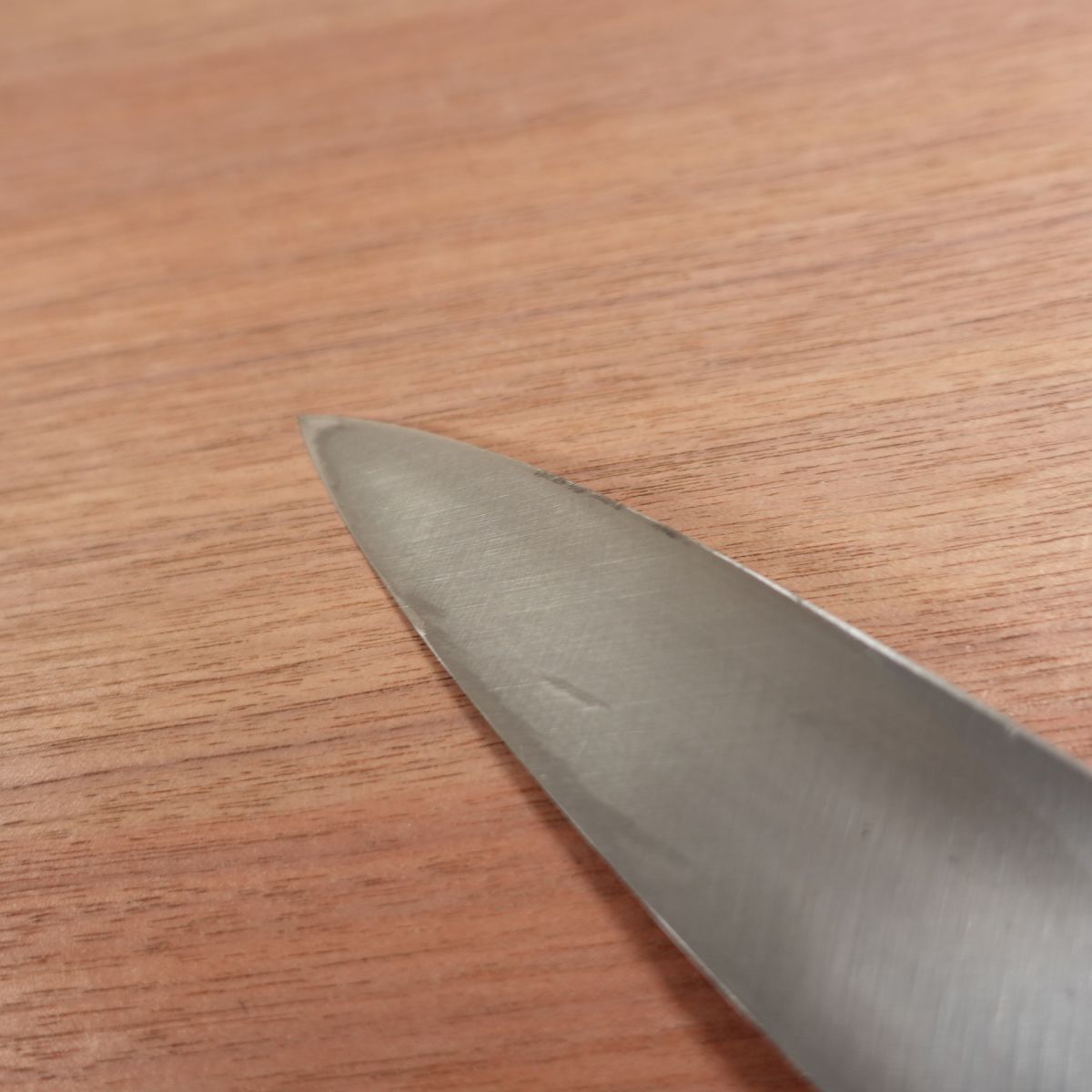 Unmarked Wa-Santoku Knife, Sharpened, Single Bevel, All-Purpose Knife, Thin Aideba Profile, Carbon Steel, 160mm