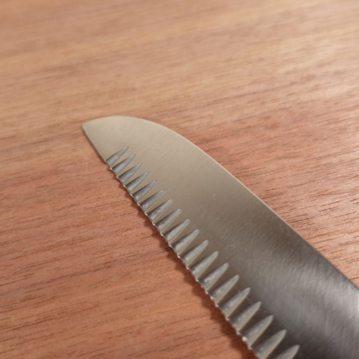 Tsuboyoshikane Cheese Knife Wavy Zigzag Serrated Stainless Steel 180mm