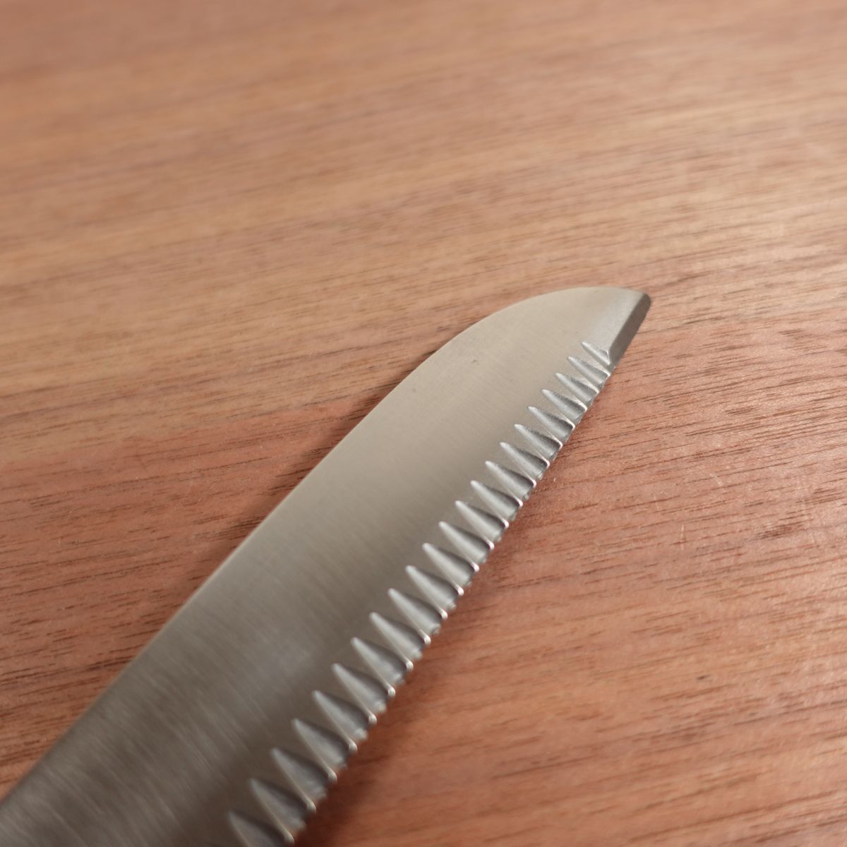 Tsuboyoshikane Cheese Knife Wavy Zigzag Serrated Stainless Steel 180mm