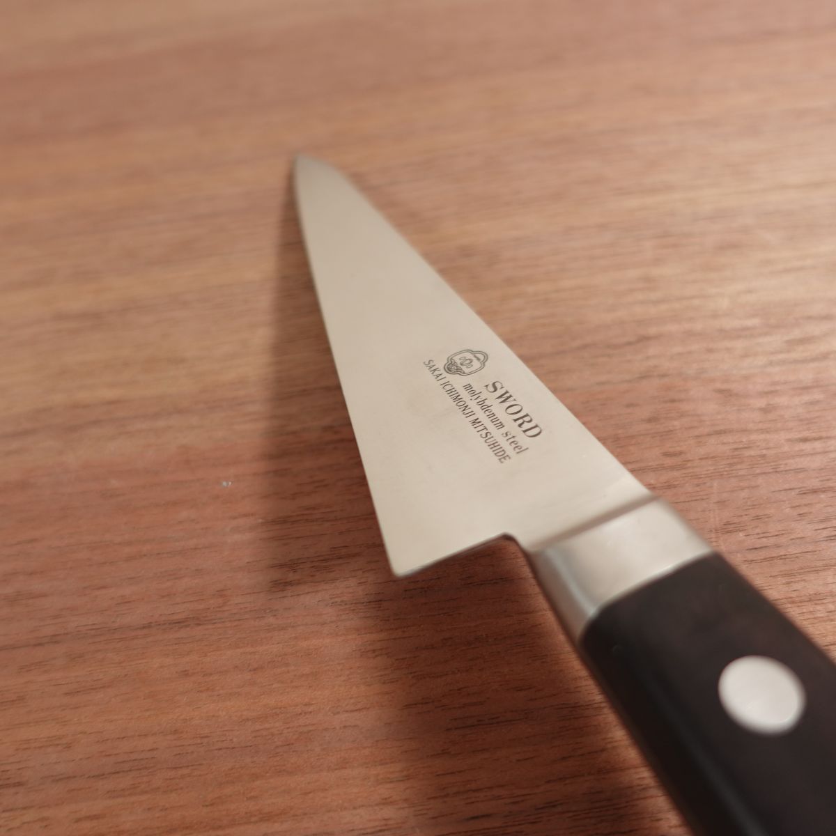 Sakai Ichimonji Mitsuhide SWORD Honesuki Knife, Sharpened, Stainless Steel, Single Bevel, 145mm