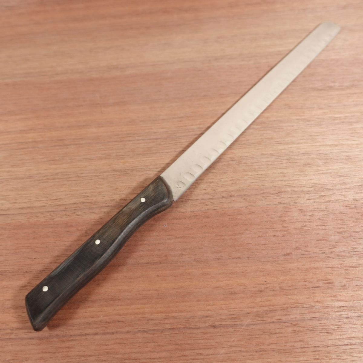 Kiya RUGBY Cake Knife, Sharpened, Roast Beef and Smoked Salmon Slicer, Dimpled, Stainless Steel, 260mm
