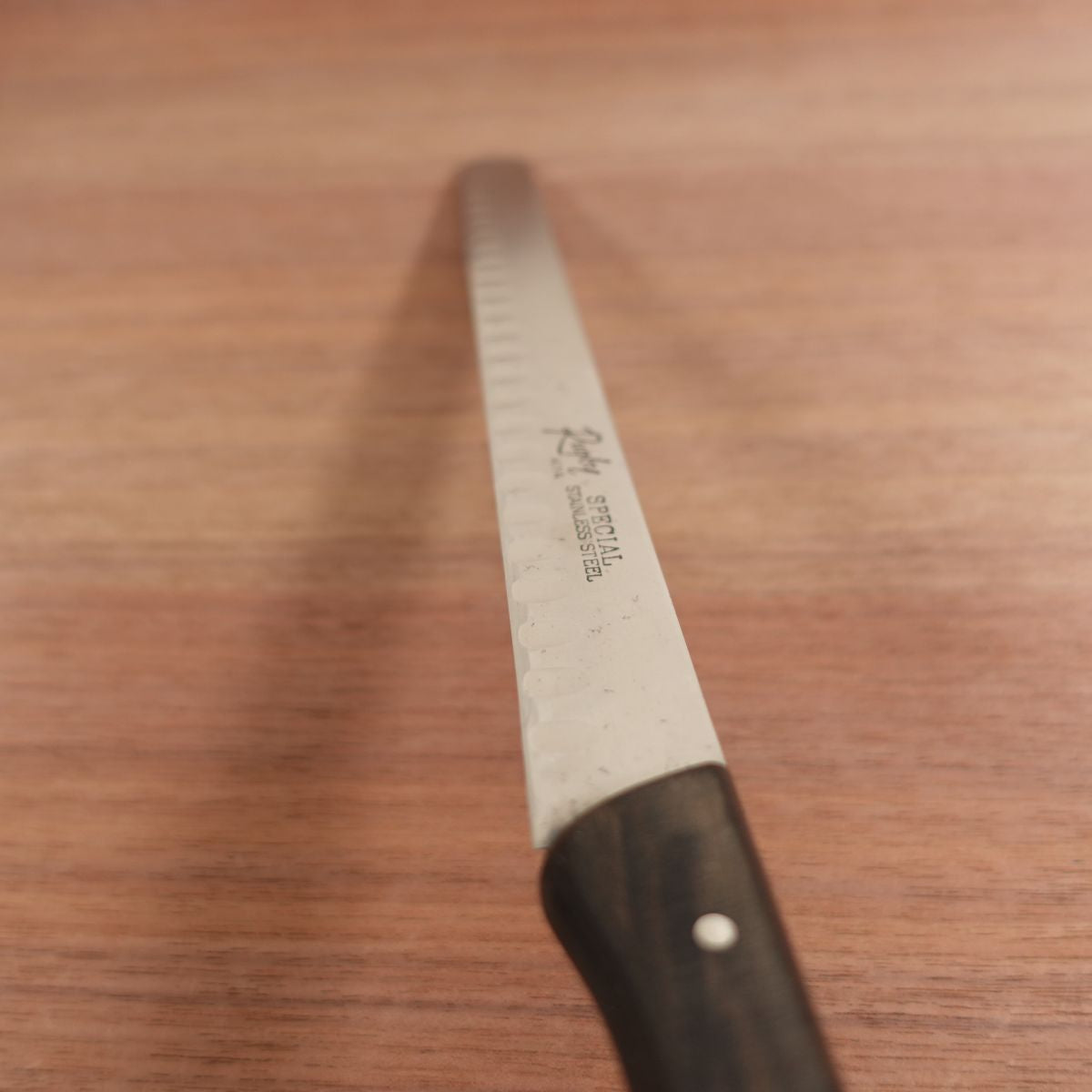 Kiya RUGBY Cake Knife, Sharpened, Roast Beef and Smoked Salmon Slicer, Dimpled, Stainless Steel, 260mm