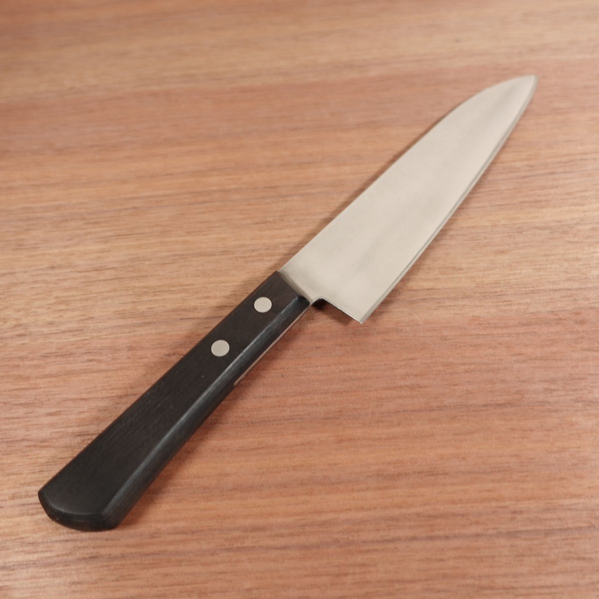 Kanechika Santoku Knife, Sharpened, Laminated Steel, All-Purpose Knife, 180mm