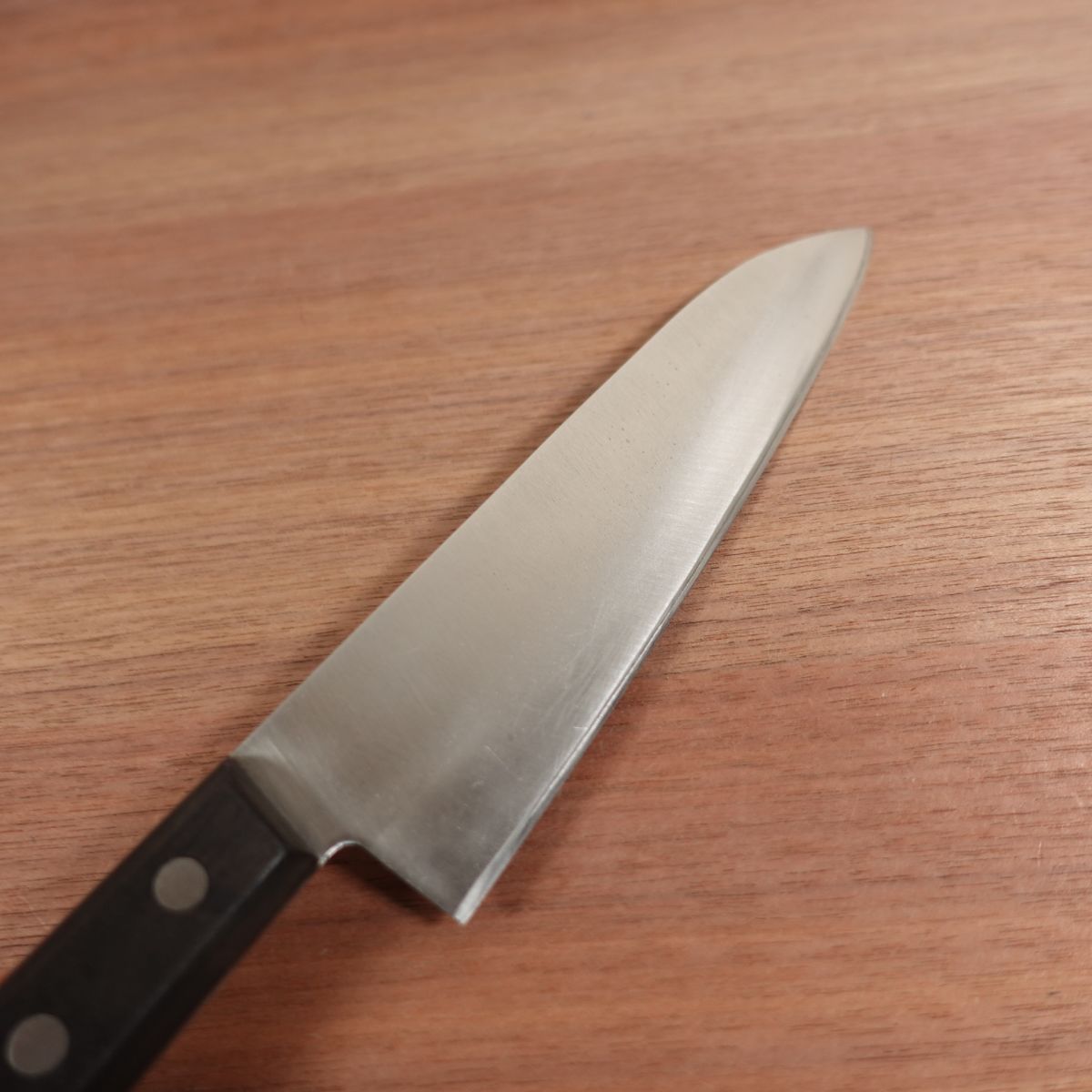 Kanechika Santoku Knife, Sharpened, Laminated Steel, All-Purpose Knife, 180mm