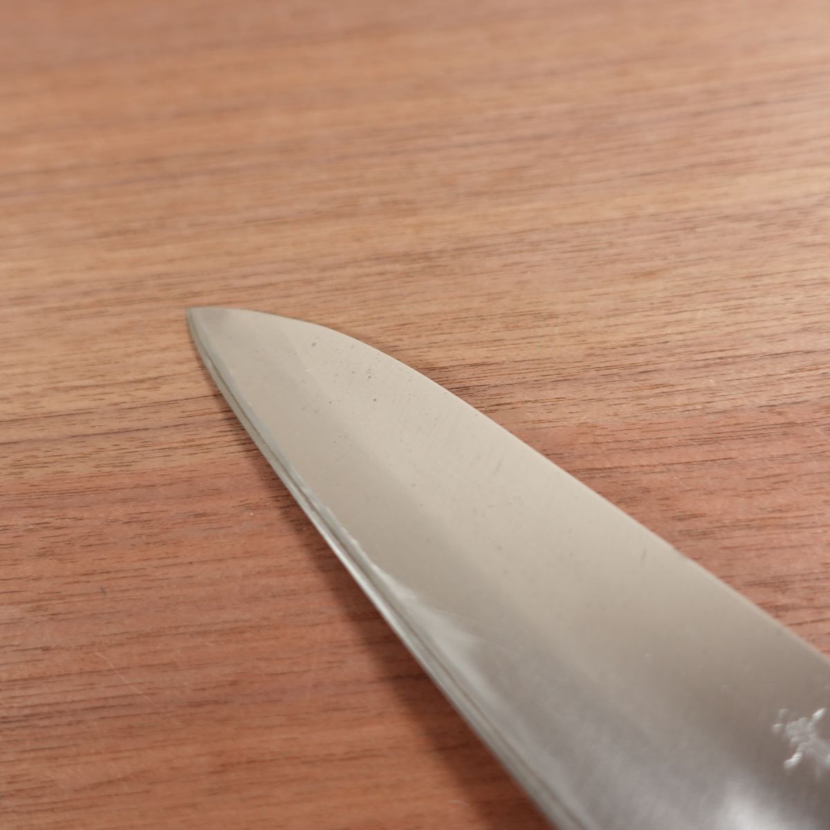 Kanechika Santoku Knife, Sharpened, Laminated Steel, All-Purpose Knife, 180mm