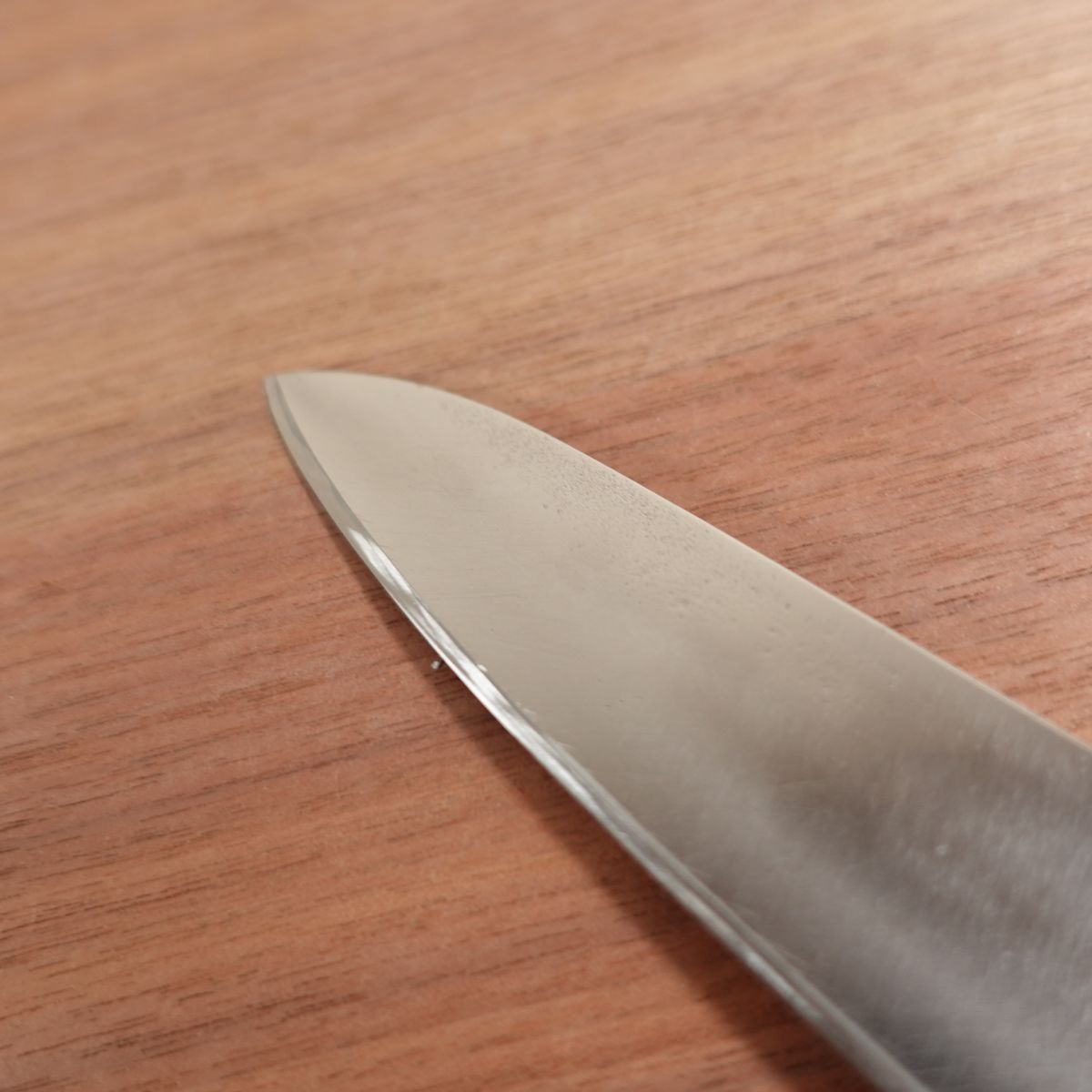 Fujiwara Teruyasu Small Santoku Knife, Sharpened, Custom Karin Handle, Nashiji Finish, Laminated Steel, 155mm