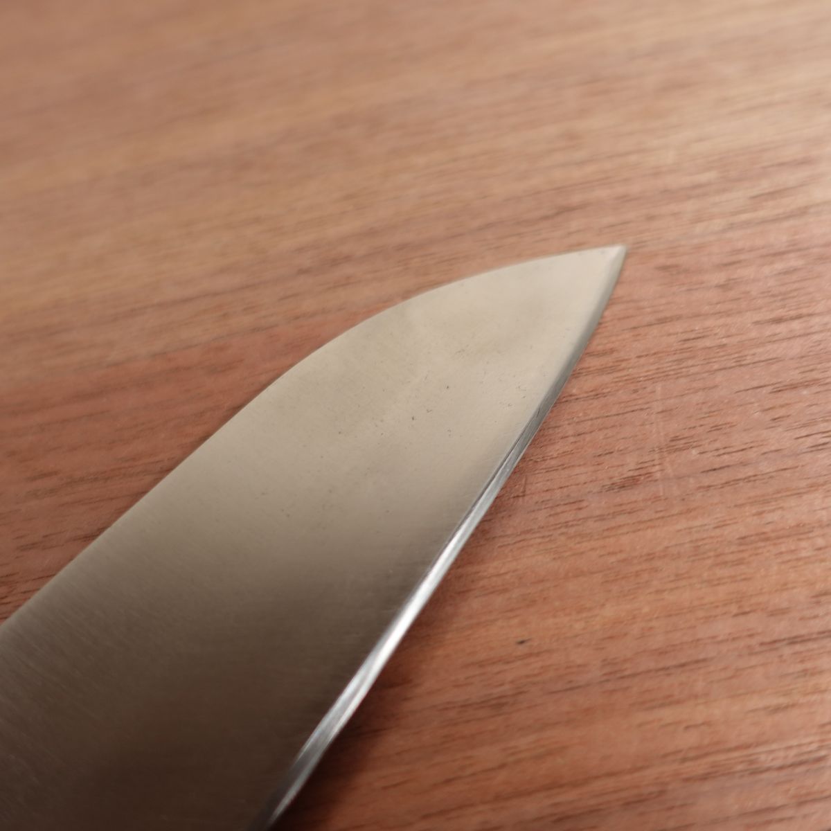 Fujiwara Teruyasu Santoku Knife, Sharpened, Custom Karin Burl Handle, Laminated Steel, 180mm